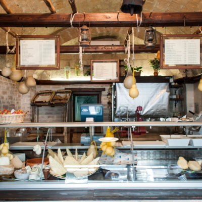 DHNEG0 burrata,Olanda cheese factory,andria,puglia,italy