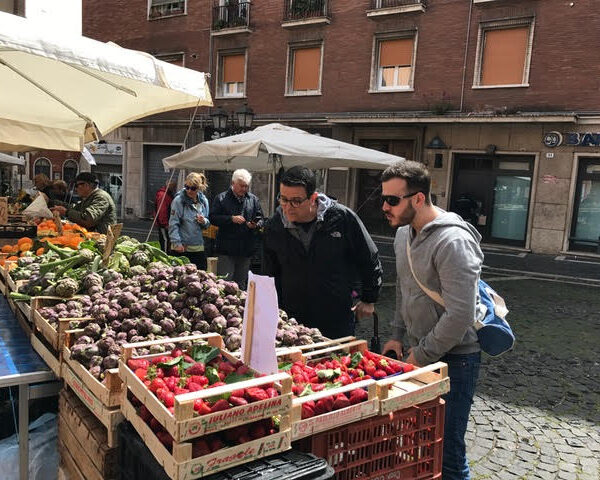 Discover Rome and the food markets