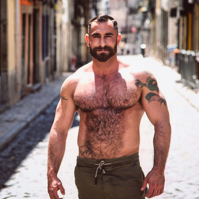 Gay Holiday with the Bear-Naked Chef Italy Gay Travels.