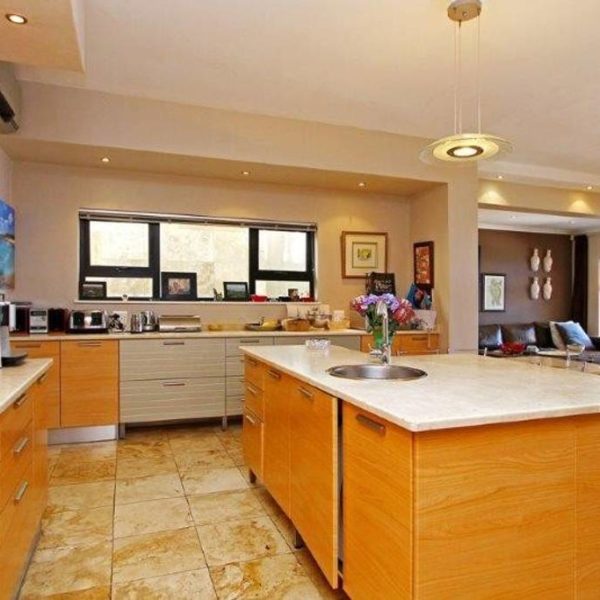 Cape Town Pride villa kitchen
